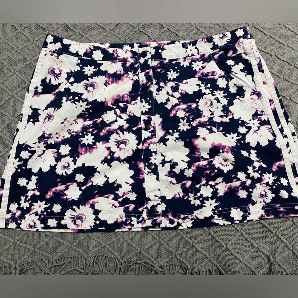 Adidas silver snap skirt